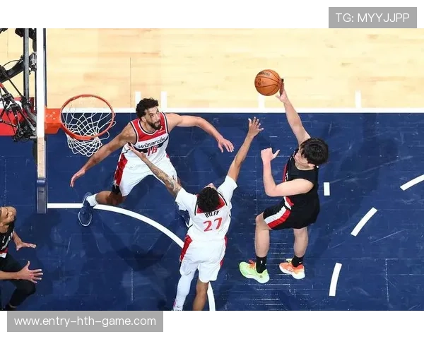 杨瀚森训练秀扣篮弹地三分！明天开启五连客队记称遭DNP并非坏事，杨瀚森身高